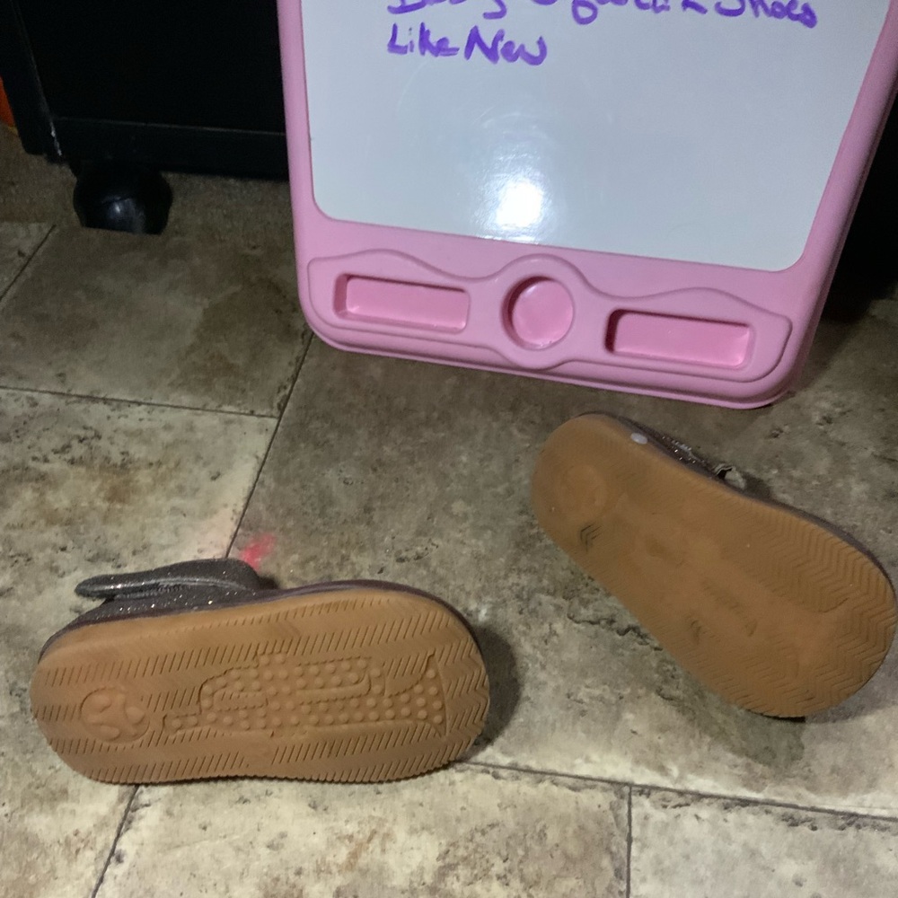 Toddler glitter Mary Jane Squeak shoes size 5